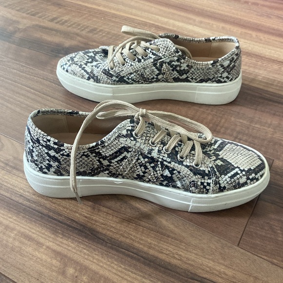 Steve Madden Snake Skin Shoes - Picture 7 of 8